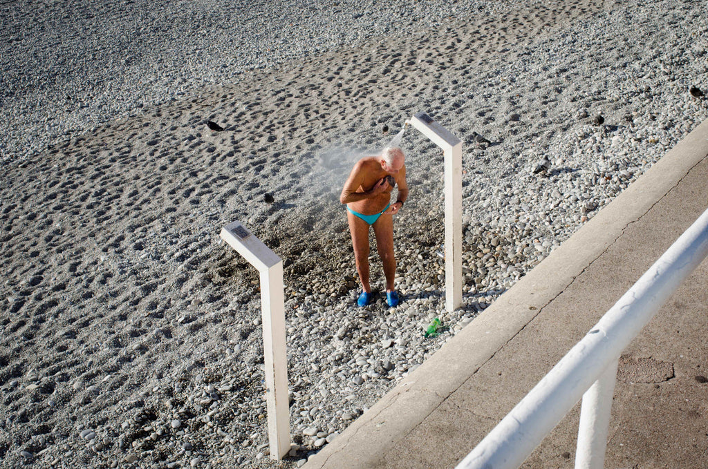 Virginie Breydel / Man in the shower